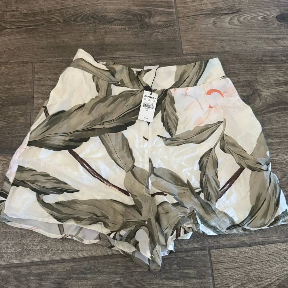 NWT express high waisted shorts - Picture 1 of 5